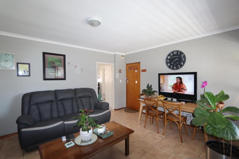 2 Bedroom Property for Sale in Claremont Western Cape